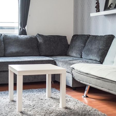 Modern Spacious 3 Bedroom City Centre Apartment - Free Parking - Private Balcony Edinburg Exteriör bild
