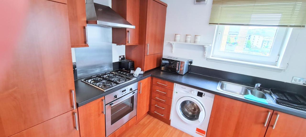 Modern Spacious 3 Bedroom City Centre Apartment - Free Parking - Private Balcony Edinburg Exteriör bild