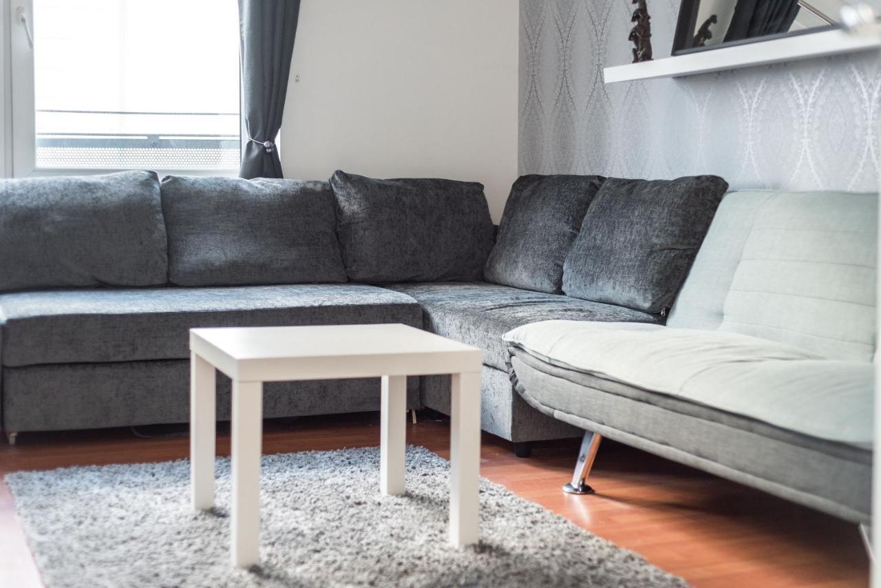 Modern Spacious 3 Bedroom City Centre Apartment - Free Parking - Private Balcony Edinburg Exteriör bild