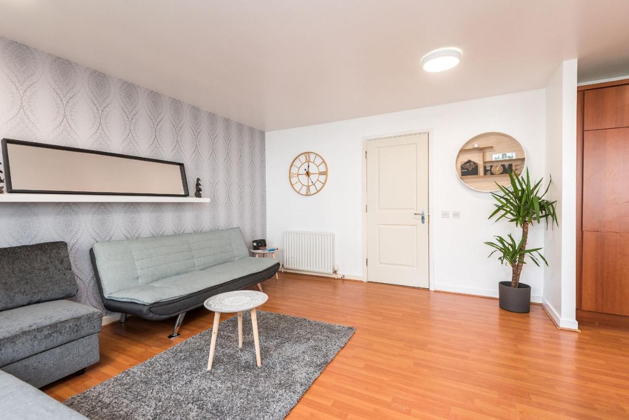 Modern Spacious 3 Bedroom City Centre Apartment - Free Parking - Private Balcony Edinburg Exteriör bild